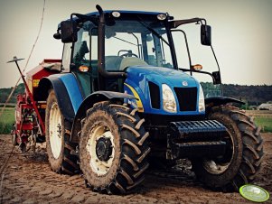 New Holland T5040