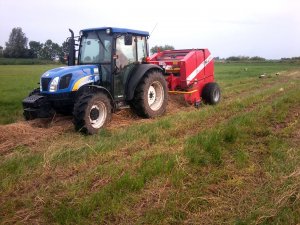 New Holland T4030 Deluxe i Metal-Fach Z-562