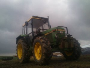 John Deere 2140