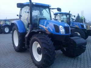 New Holland t6.165