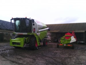 Claas Tucano 320