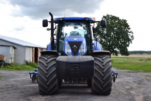 New Holland T7.220 PC & Rolmako U-693/3