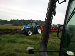 New Holland T6080 PC i MF 725