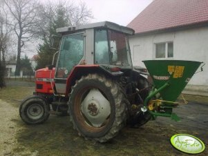 Massey Ferguson 3050 + rozsiewacz