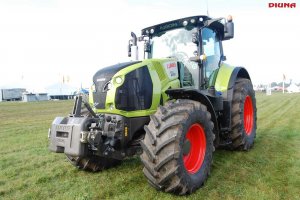 Claas Axion 830.