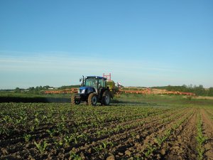 New Holland T4020 + Pilmet 815 XL