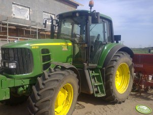 John Deere 6830