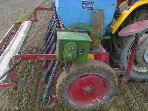 Przedkładnia bezstopniowa z siewnika amazone w siewniku isaria 6050