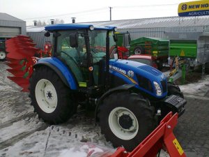 New Holland TD5.105