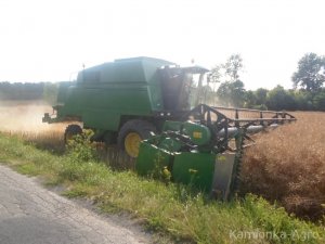 John Deere 2066