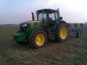 John Deere 6125M i RabeWerk Albatros 4