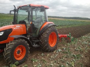 Kubota M7040