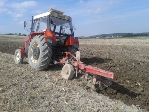 Zetor 8011 + pługi ATLAS