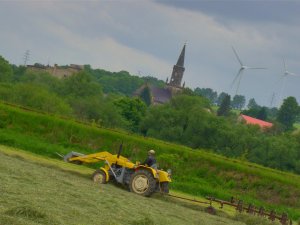 Ursus C-330 i zgrabiarka