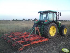 John Deere 5090R