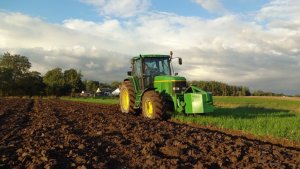 John Deere 6800