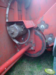 Elektryczne cofanie zespołu żniwnego