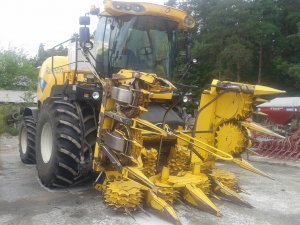 New Holland FR9060