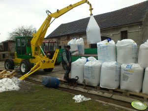 Koparko - ładowarka TIH 445