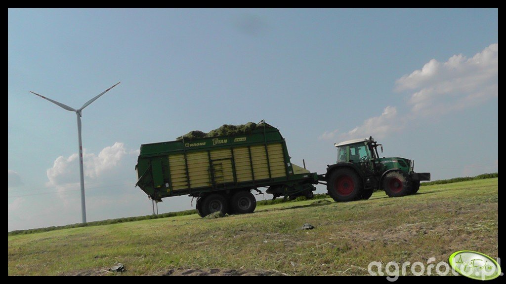 Fendt 312 vario & Krone titan R48 GD