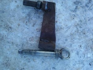 Sworzeń do napinania łańcucha podnośnika