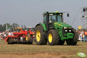 John Deere 8430