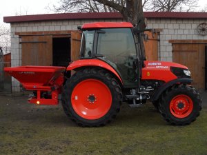 Kubota M7040 & Rauch MDS 17.1