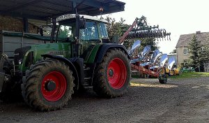 Fendt 818 vario & Kverneland Packomat S