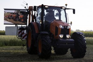 Kubota M128GX-II z przetrzasaczem