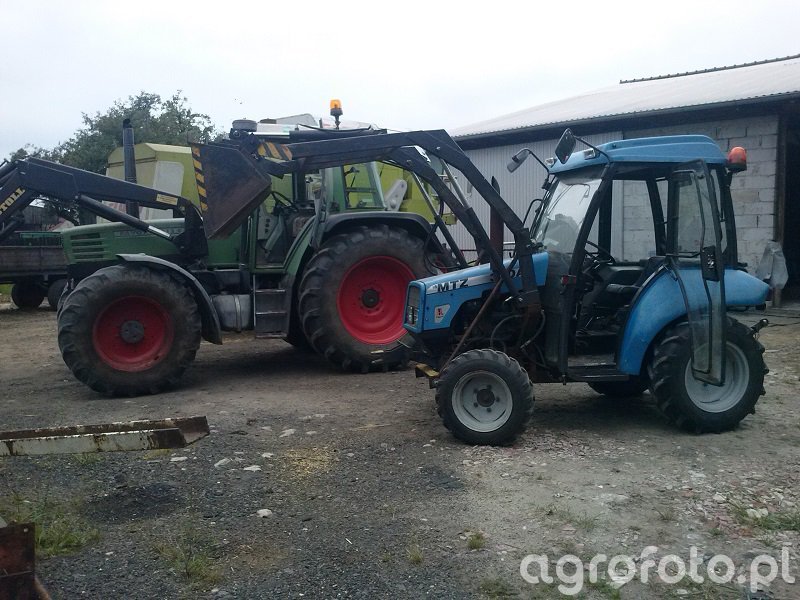 Obraz traktor MTZ 320 #518708 - Galeria rolnicza agrofoto