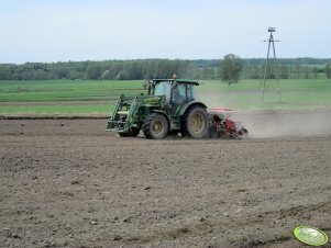 John Deere 5100R + Accord Optima