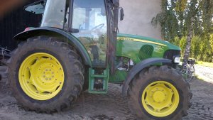 John Deere 5080m