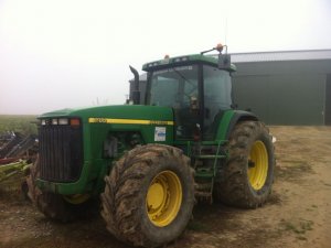 John Deere 8100