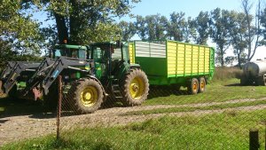 John Deere 7600