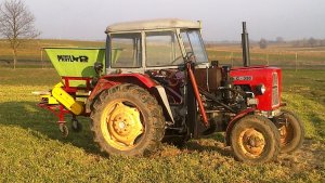 Ursus C-330 i motyl