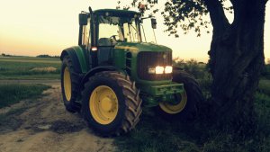 John Deere 6930