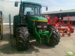 John Deere 6610