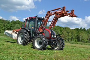 Valtra A82 & Kuhn GMD 702 Lift Control