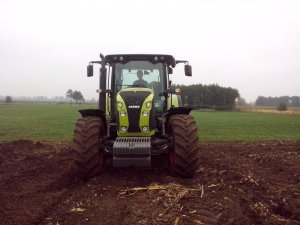 Claas Arion 630