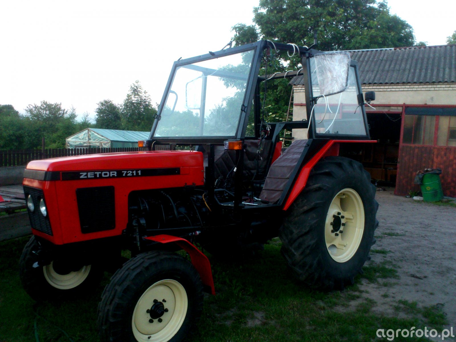 Fotografia Ciagnik Zetor 7211 Id:509011 - Galeria Rolnicza Agrofoto