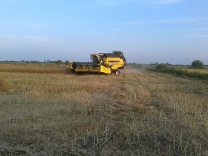 New Holland CSX 7040