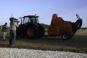 Kubota M9960 z rozdrabniaczem do bel