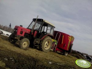 Zetor 7011 + Strautmann Verti-Mix 750