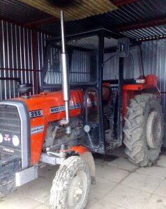 Massey Ferguson 255