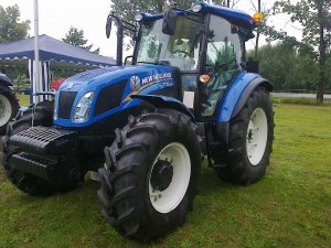 New Holland TD5.105