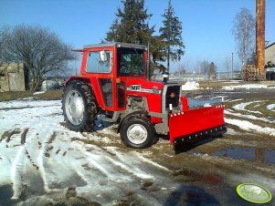 Massey Ferguson 565 TUZ + pług