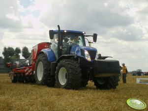 New Holland T7