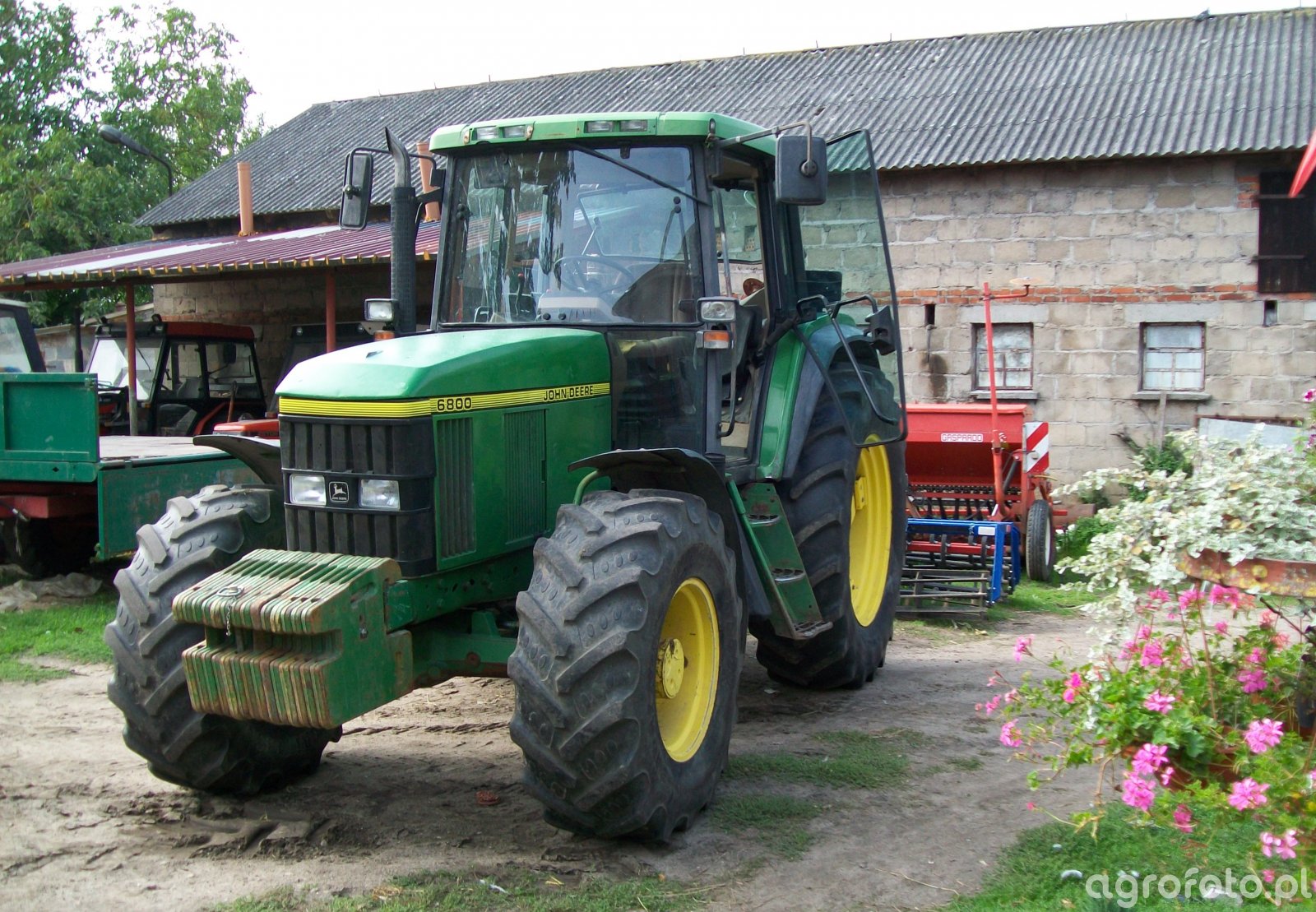 John Deere 6800 Dane techniczne AgroTesty.pl John Deere 6800 Dane techniczne AgroTesty.pl