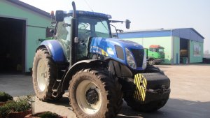 New Holland T7030