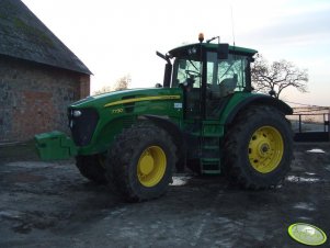 John Deere 7730